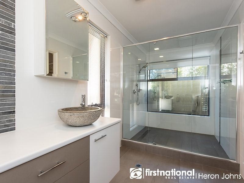 8 Tintal Way, Bateman WA 6150