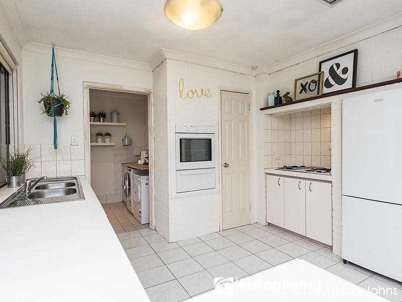 16 Broadhurst Crescent, Bateman WA 6150