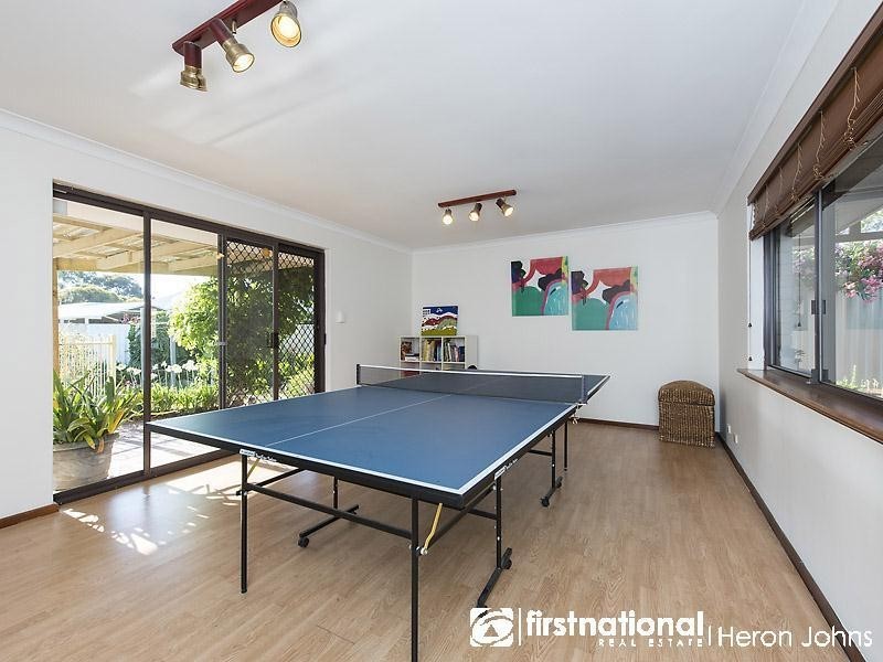 16 Broadhurst Crescent, Bateman WA 6150