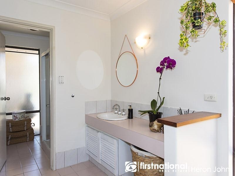 16 Broadhurst Crescent, Bateman WA 6150