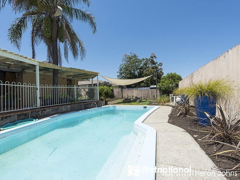 16 Broadhurst Crescent, Bateman WA 6150