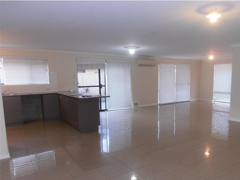 17 Bushy Gardens, Canning Vale WA 6155