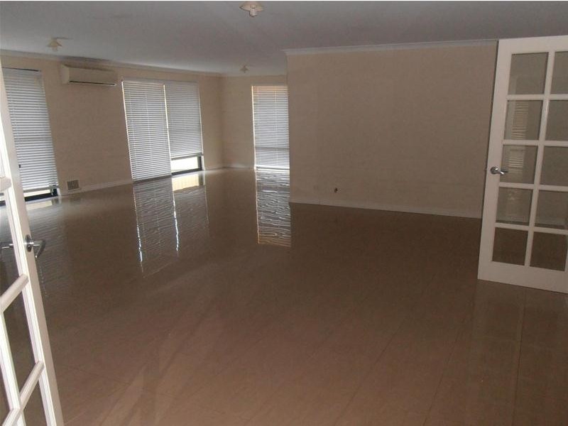 17 Bushy Gardens, Canning Vale WA 6155