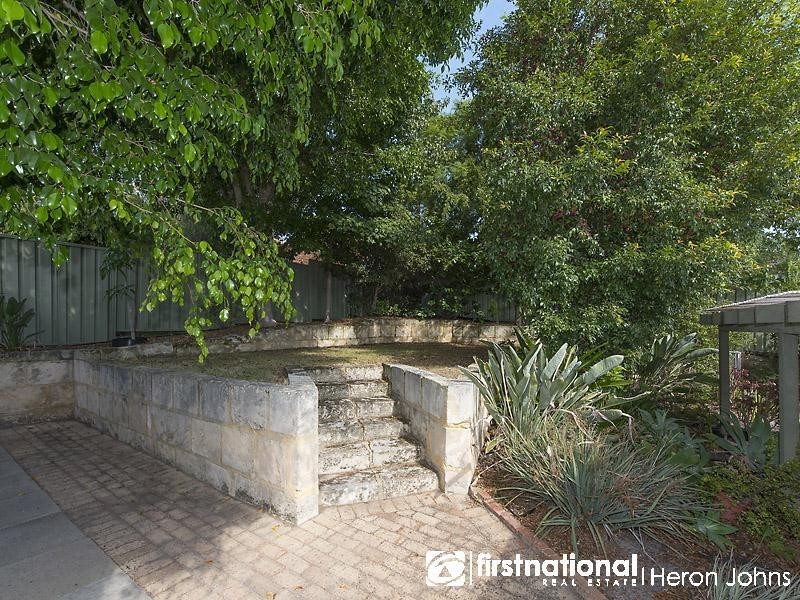 44 Hillock Circle, Leeming WA 6149