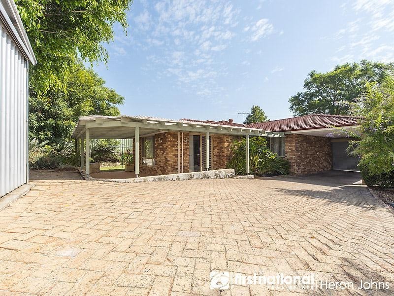 44 Hillock Circle, Leeming WA 6149