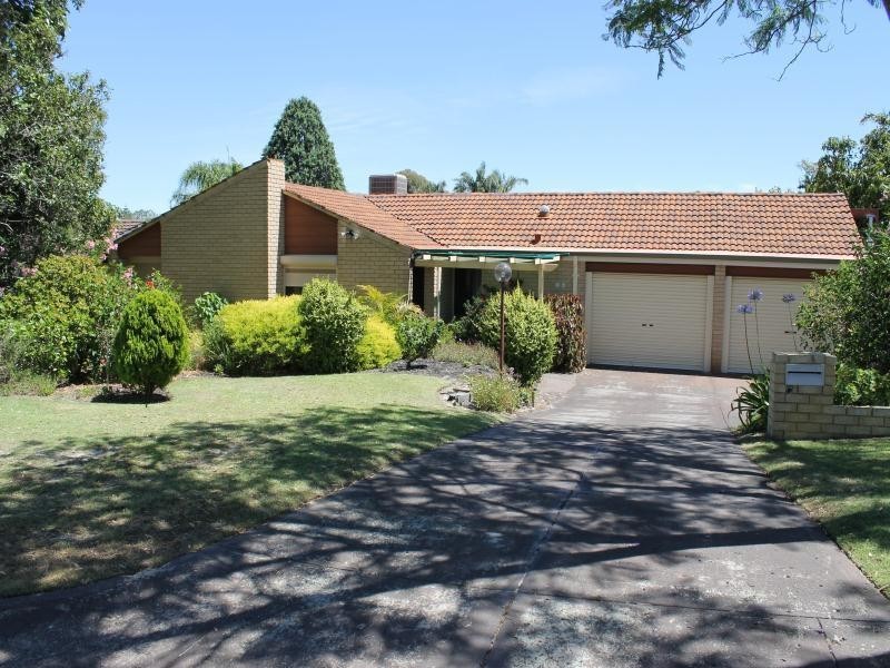 6 Nigel Court, Leeming WA 6149