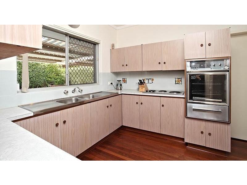 4 Gough Place, Booragoon WA 6154