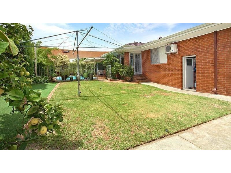 4 Gough Place, Booragoon WA 6154