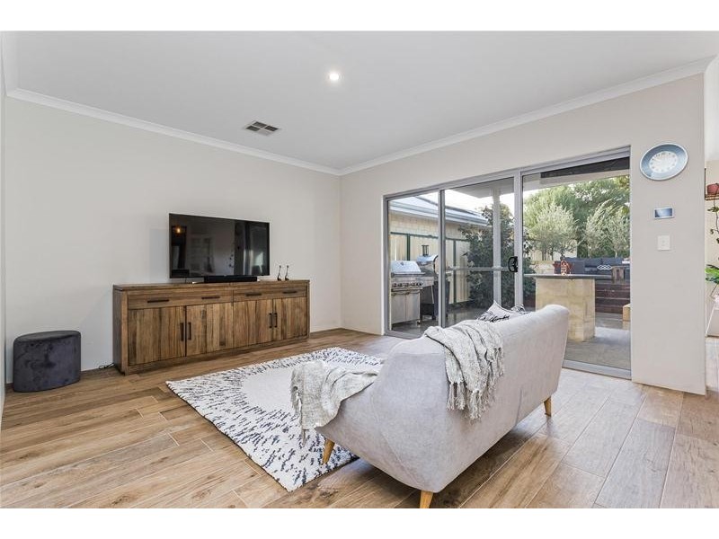 12B Mandala Crescent, Bateman WA 6150