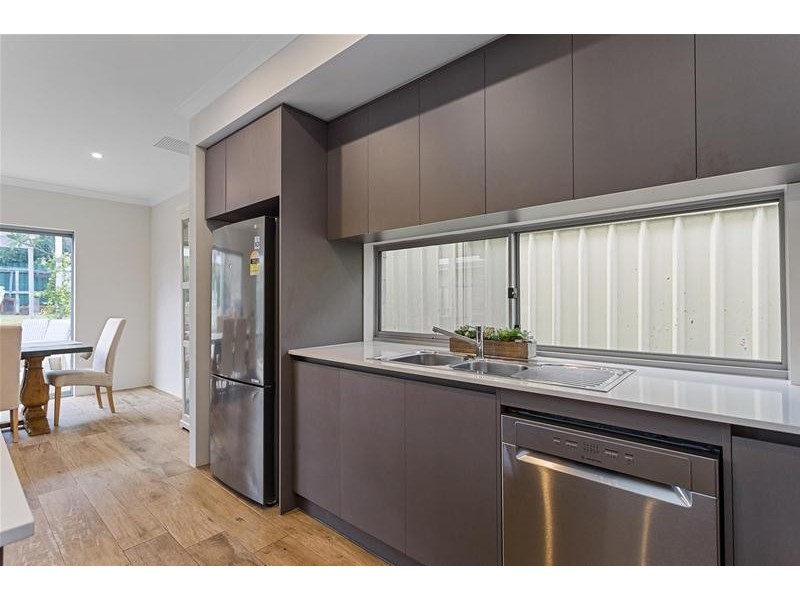 12B Mandala Crescent, Bateman WA 6150