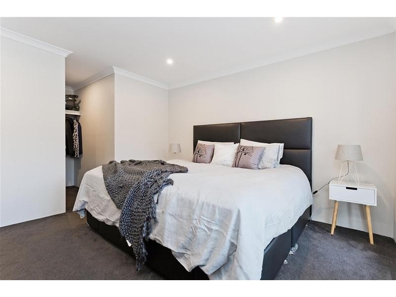 12B Mandala Crescent, Bateman WA 6150