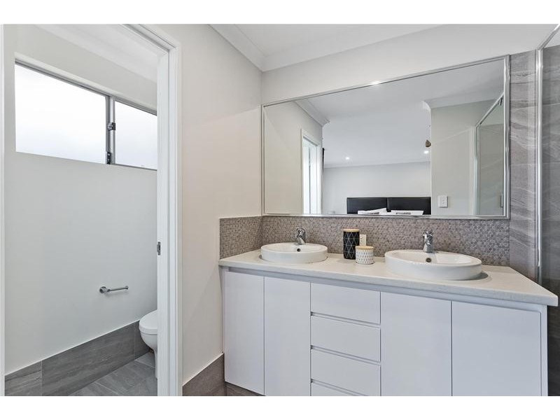 12B Mandala Crescent, Bateman WA 6150