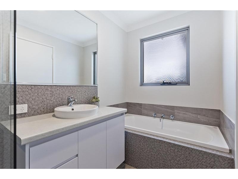 12B Mandala Crescent, Bateman WA 6150