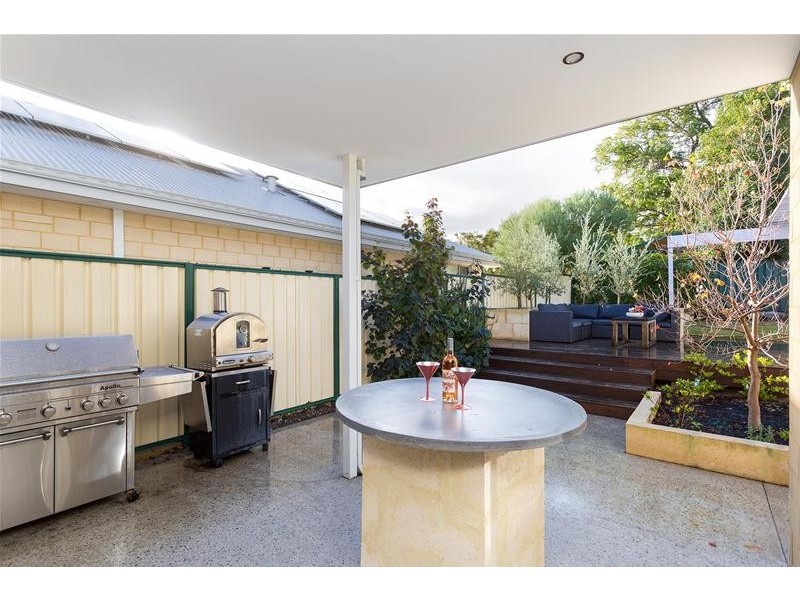 12B Mandala Crescent, Bateman WA 6150