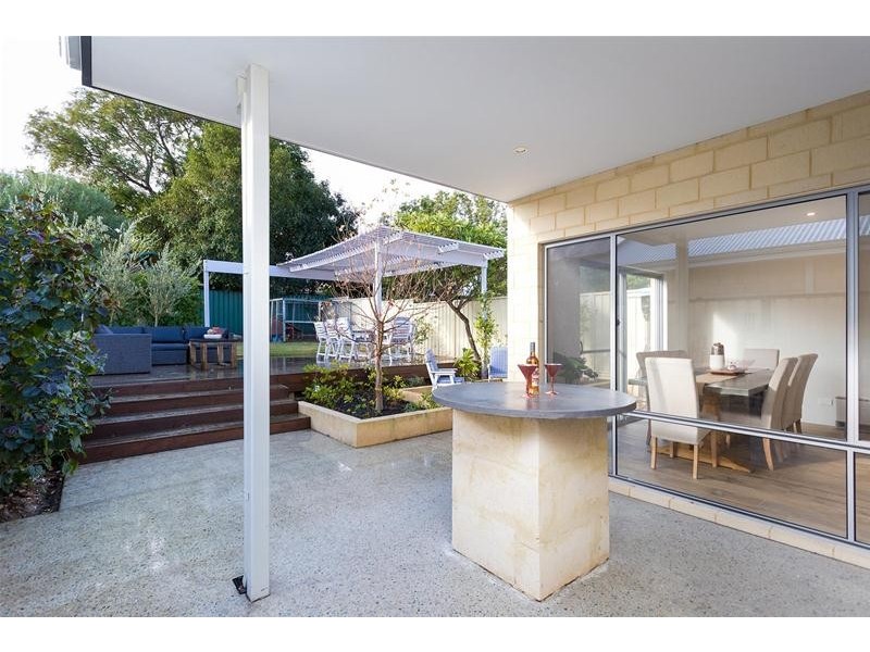 12B Mandala Crescent, Bateman WA 6150