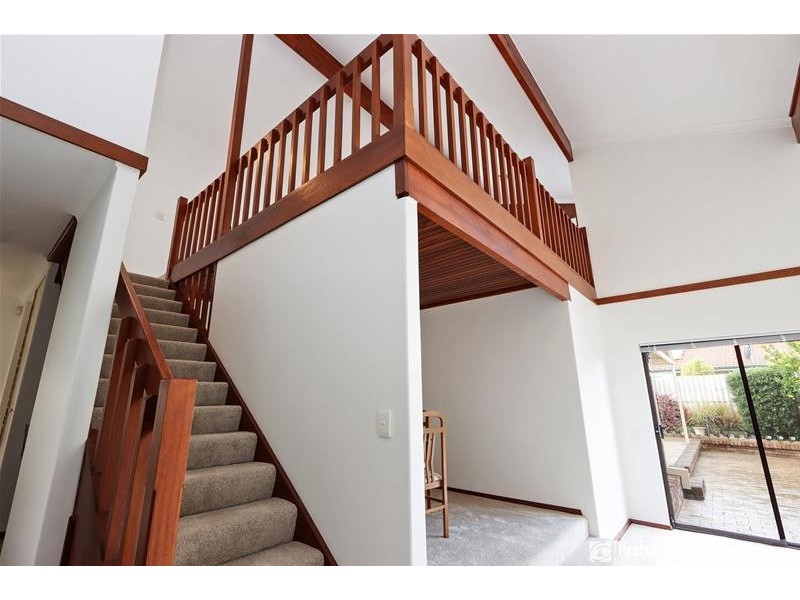 16 Pearson Crescent, Bull Creek WA 6149