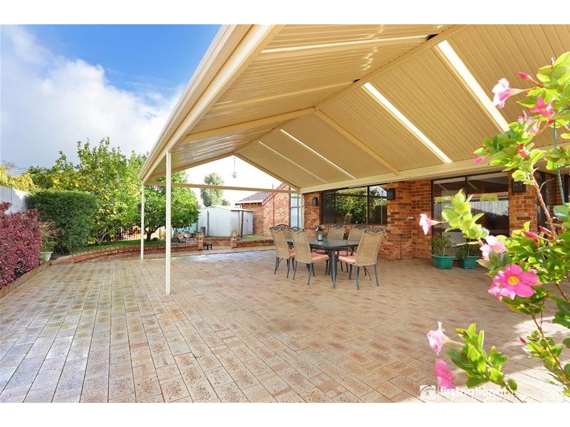 16 Pearson Crescent, Bull Creek WA 6149