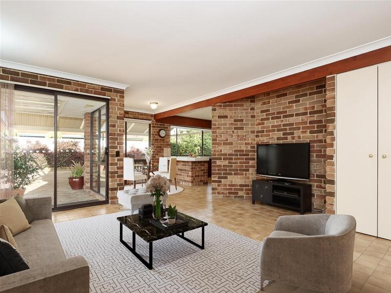 16 Pearson Crescent, Bull Creek WA 6149