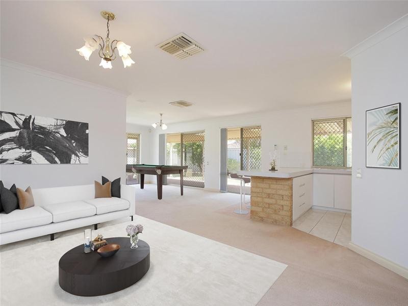 10 Turnbury Park Drive, Jandakot WA 6164