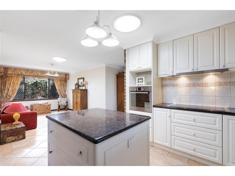 33 Hogarth Way, Bateman WA 6150