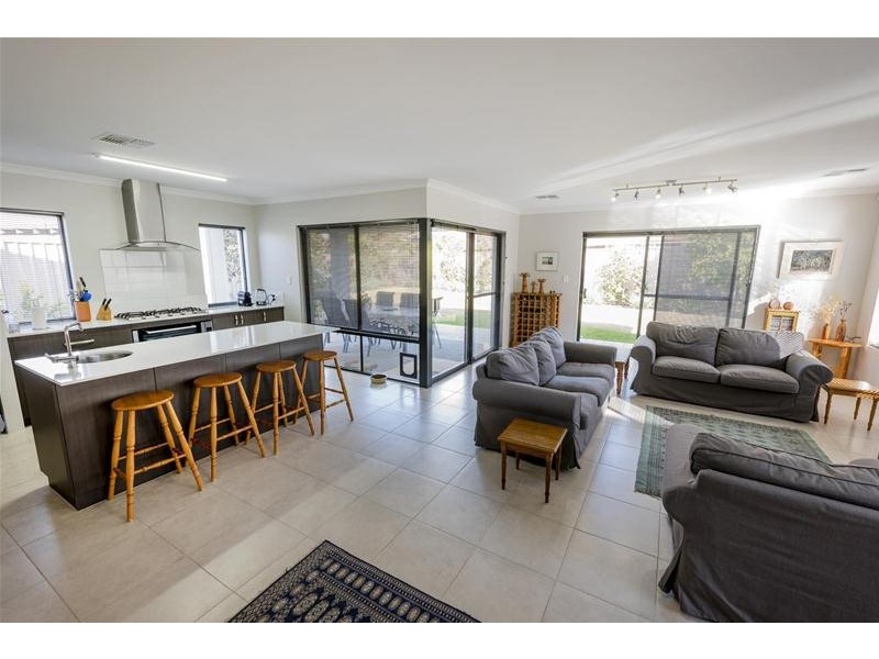 1 Bowler Place, Bull Creek WA 6149