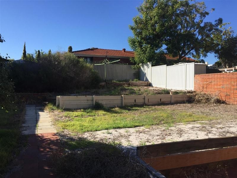 21A Burnett Avenue, Leeming WA 6149