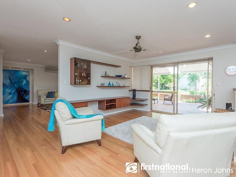 22 Kershaw Gardens, Leeming WA 6149