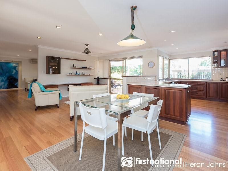 22 Kershaw Gardens, Leeming WA 6149