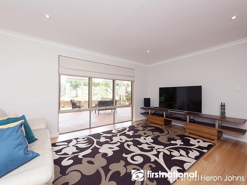 22 Kershaw Gardens, Leeming WA 6149