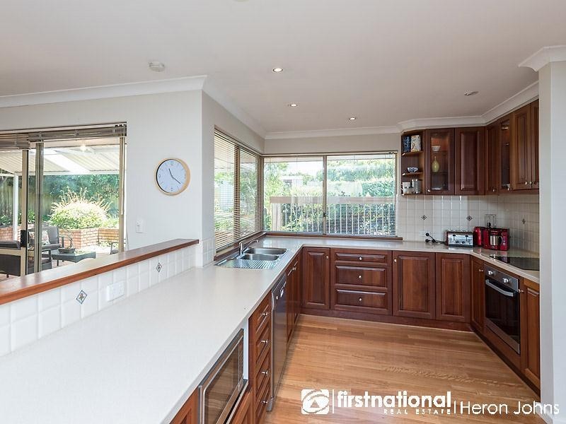 22 Kershaw Gardens, Leeming WA 6149