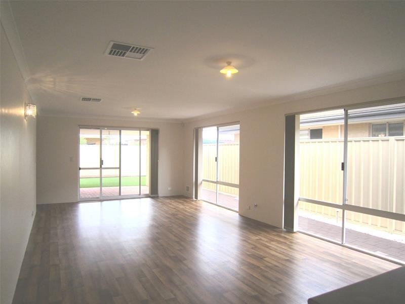 10 Lipari Terrace, Canning Vale WA 6155