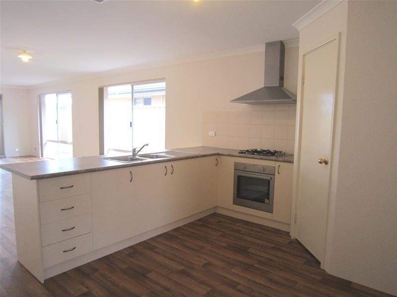 10 Lipari Terrace, Canning Vale WA 6155