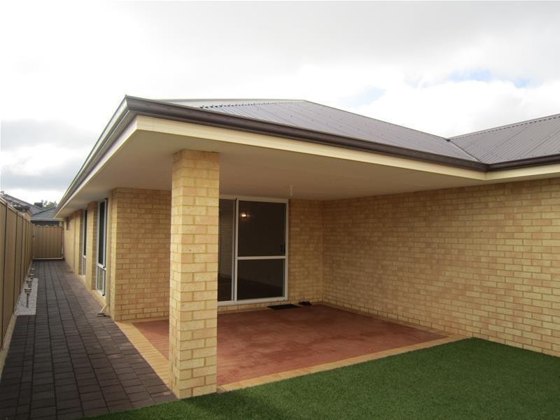 10 Lipari Terrace, Canning Vale WA 6155