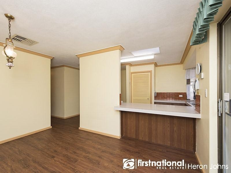 33 Nicholls Crescent, Bull Creek WA 6149