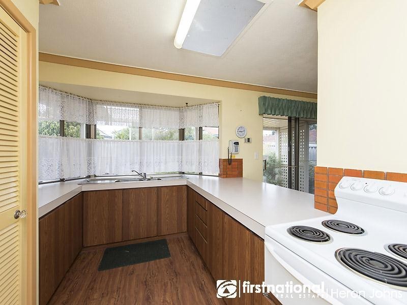 33 Nicholls Crescent, Bull Creek WA 6149