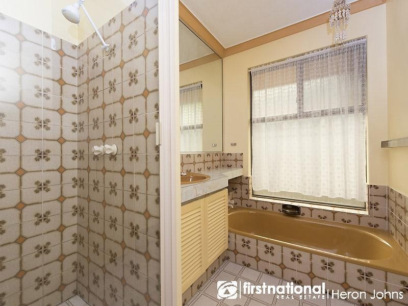 33 Nicholls Crescent, Bull Creek WA 6149