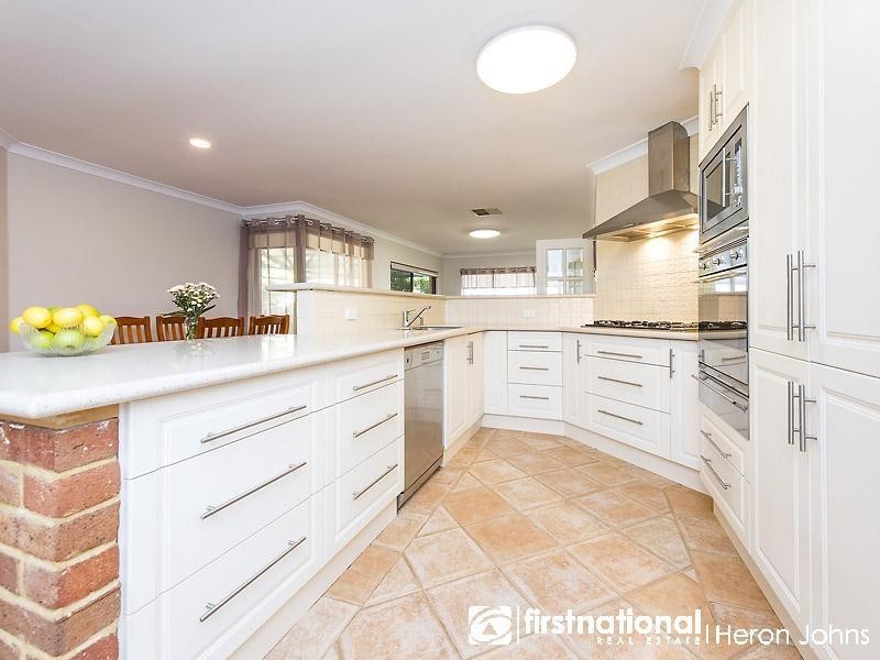 7 Pirrett Court, Leeming WA 6149