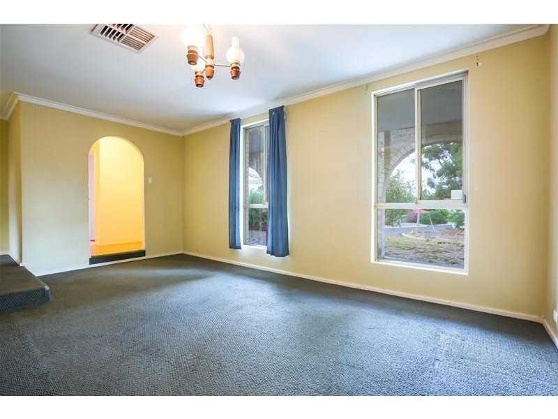 2 Endeavour Avenue, Bull Creek WA 6149