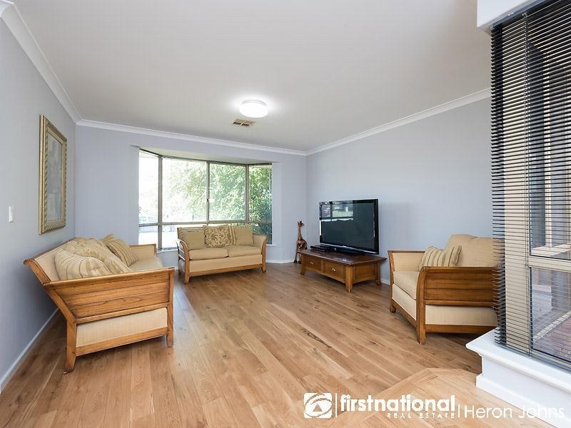 11 Sellen Court, Leeming WA 6149