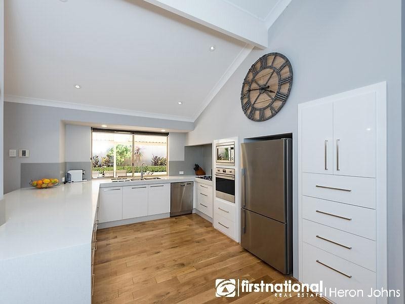 11 Sellen Court, Leeming WA 6149