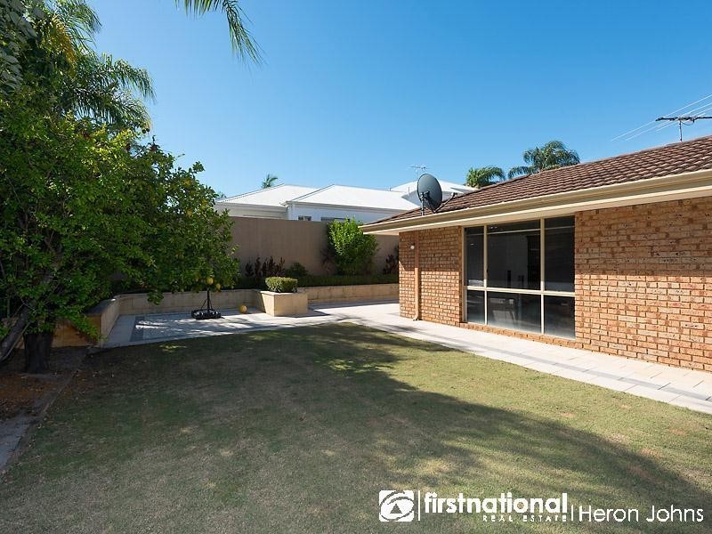 11 Sellen Court, Leeming WA 6149