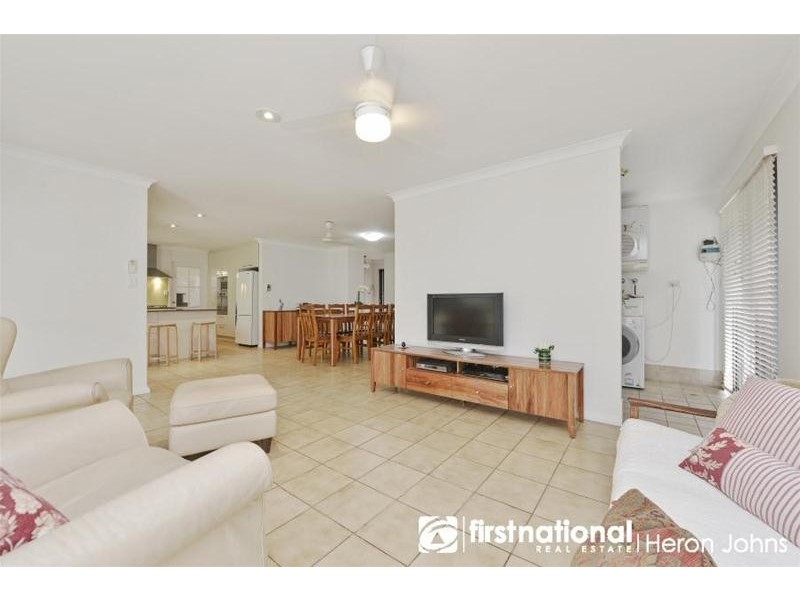 2 Hawke Pass, Bateman WA 6150