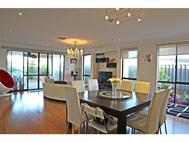 4 Condil Way, Success WA 6164