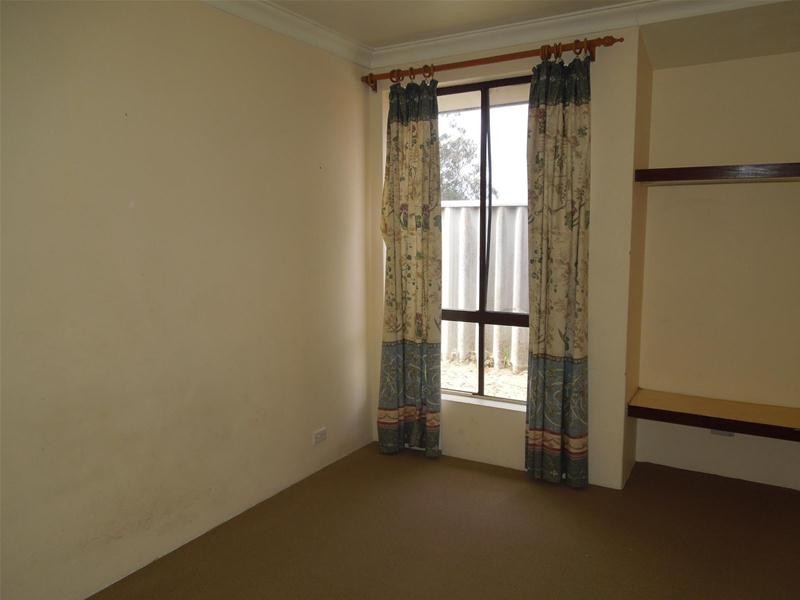 12 Tinaroo Court, South Lake WA 6164