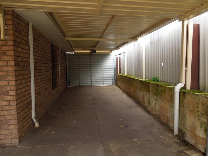 12 Tinaroo Court, South Lake WA 6164