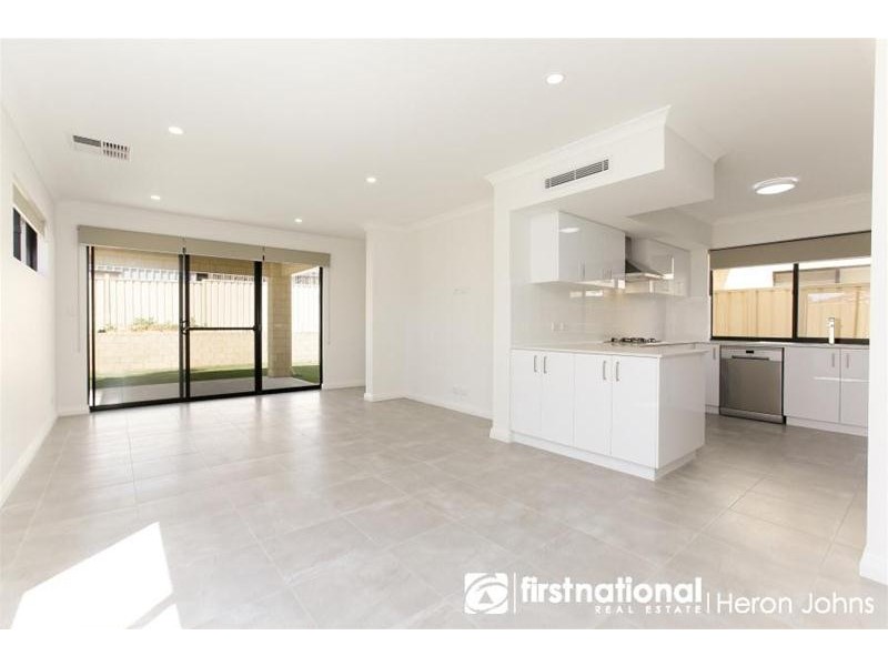 3B Pinnock Close, Kardinya WA 6163