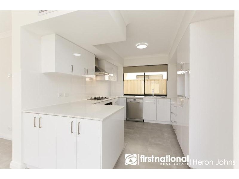 3B Pinnock Close, Kardinya WA 6163