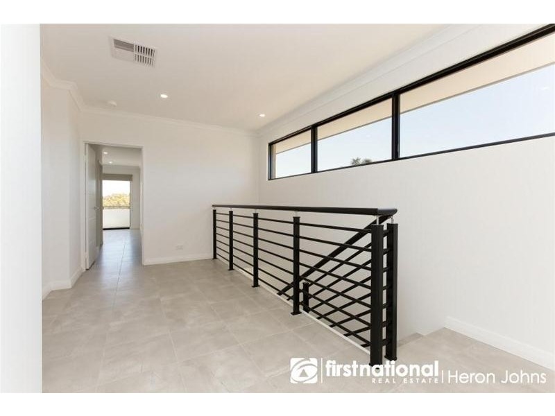 3B Pinnock Close, Kardinya WA 6163