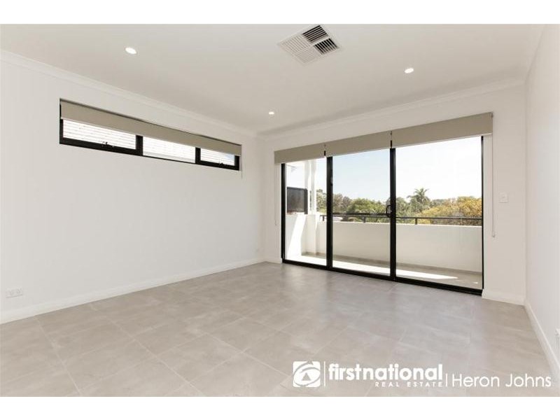 3B Pinnock Close, Kardinya WA 6163