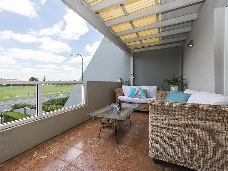 4/219 Mill Point Road, South Perth WA 6151